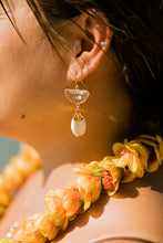 Load image into Gallery viewer, Mino’aka Crystal Earrings
