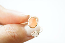 Load image into Gallery viewer, Solid Gold ‘Mika’ Sea Glass Wrap Ring