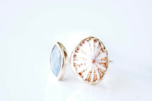 Load image into Gallery viewer, Solid Gold ‘Kaikaina’ Opihi and Gemstone Ring