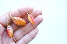 Load image into Gallery viewer, 24k Gold-Dipped Natural Sunrise Shell Pair Necklace