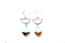 Load image into Gallery viewer, Mino’aka Crystal Earrings