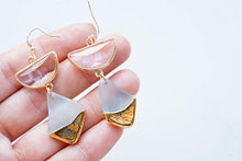 Load image into Gallery viewer, Mino’aka Crystal Earrings