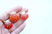 Load image into Gallery viewer, 24k Gold-Dipped Natural Sunrise Shell Pair Necklace