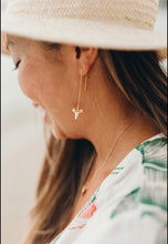 Load image into Gallery viewer, Shark Tooth Threader Earrings
