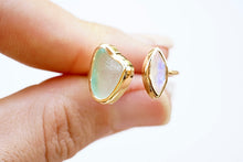 Load image into Gallery viewer, Gold ‘Kaikaina’ Sea Foam Green Sea Glass Ring
